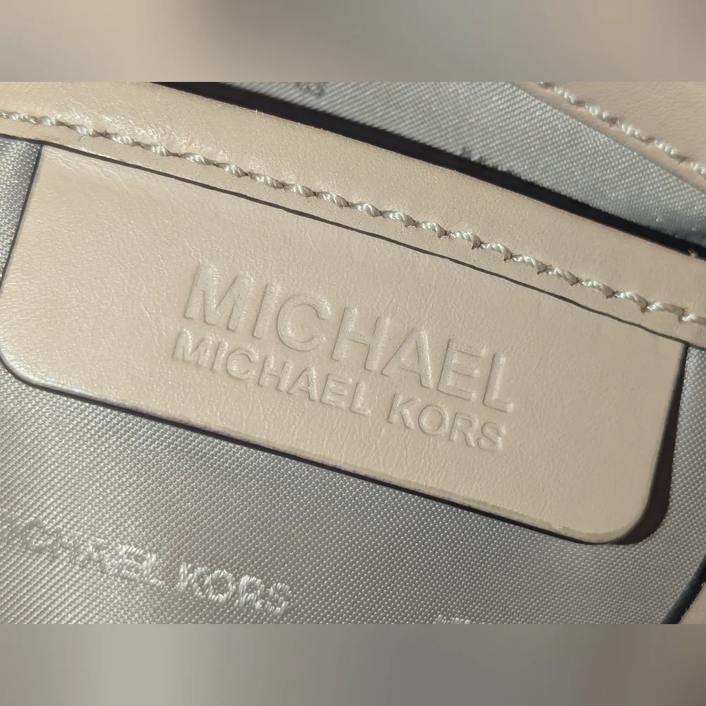 Michael Kors jet set tote bag. - Picture 8 of 15